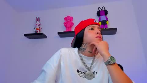 Snapshot of gangster_girl chatting on February 2025 12:30:01 AM GANG online show from February 2025 12:30:01 AM