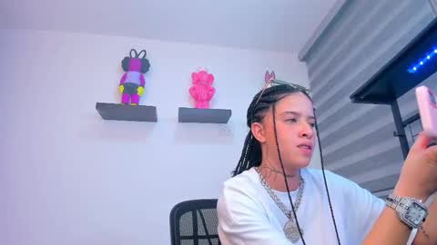 Snapshot of gangster_girl chatting on October 2025 01:33:02 AM GANG online show from October 2025 01:33:02 AM