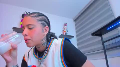 Snapshot of gangster_girl chatting on November 2025 02:32:01 AM GANG online show from November 2025 02:32:01 AM