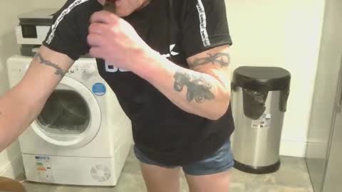 Snapshot of garybaker60 chatting on January 2026 07:52:02 PM Gaz online show from January 2026 07:52:02 PM