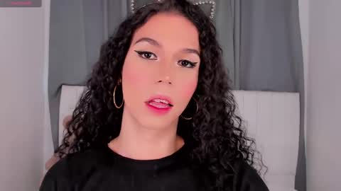 Vnecis Marn online show from October 2025 03:20:01 PM