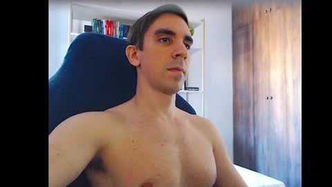 gatosarado23 online show from October 2025 06:58:01 PM