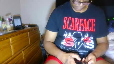 Snapshot of gawdzkumn chatting on December 2025 05:18:02 PM GaWdZKuMn online show from December 2025 05:18:02 PM