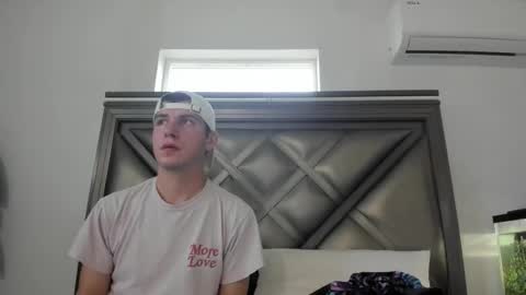 Snapshot of gayndepressed chatting on November 2025 10:09:02 PM Trace online show from November 2025 10:09:02 PM