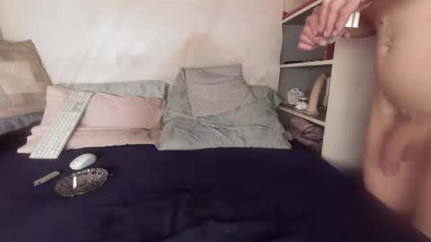 Snapshot of gayrobbin chatting on September 2025 08:23:01 PM gayrobbin online show from September 2025 08:23:01 PM