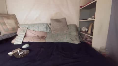 gayrobbin online show from November 2025 10:37:01 AM