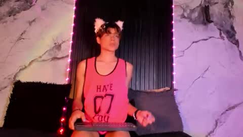 Snapshot of gaze_dream chatting on December 2025 10:37:01 PM HAN online show from December 2025 10:37:01 PM