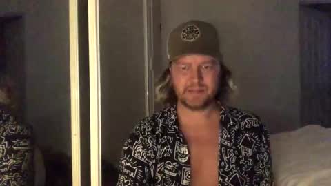 Snapshot of gcsurfer81 chatting on November 2025 09:44:02 AM gcsurfer81 online show from November 2025 09:44:02 AM