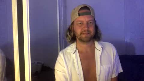 Snapshot of gcsurfer81 chatting on November 2025 08:35:01 AM gcsurfer81 online show from November 2025 08:35:01 AM