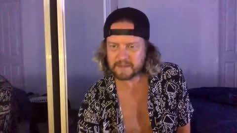 Snapshot of gcsurfer81 chatting on November 2025 09:45:01 AM gcsurfer81 online show from November 2025 09:45:01 AM