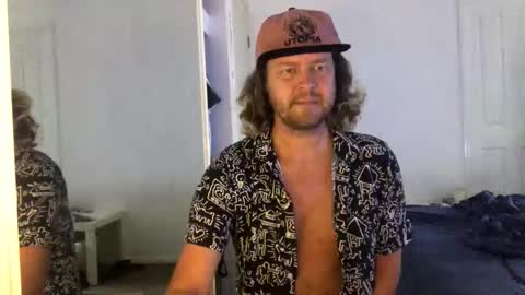 Snapshot of gcsurfer81 chatting on February 2026 07:18:01 AM gcsurfer81 online show from February 2026 07:18:01 AM