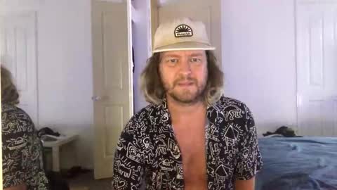 Snapshot of gcsurfer81 chatting on February 2026 08:19:01 AM gcsurfer81 online show from February 2026 08:19:01 AM