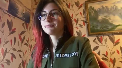 Snapshot of genevivewayson chatting on December 2025 07:17:01 AM Martha online show from December 2025 07:17:01 AM