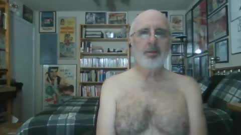 Snapshot of gentcallr chatting on May 2026 08:47:02 PM Steve online show from May 2026 08:47:02 PM