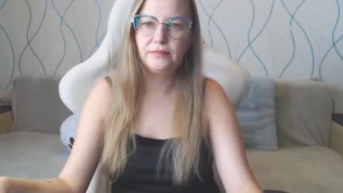 Snapshot of gentle69girl chatting on December 2025 06:19:02 AM Alice online show from December 2025 06:19:02 AM