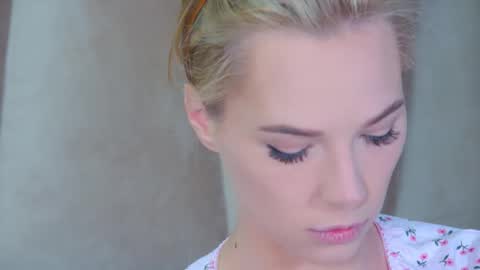 GentleRossi online show from December 2025 02:01:02 PM