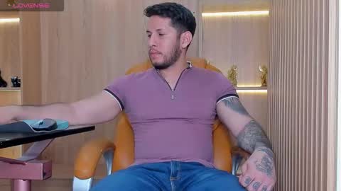 Snapshot of george_diesell_ chatting on November 2025 08:25:02 PM George online show from November 2025 08:25:02 PM