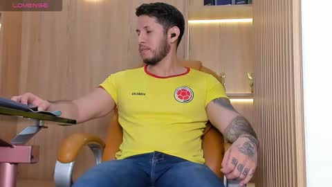 Snapshot of george_diesell_ chatting on November 2025 08:30:01 PM George online show from November 2025 08:30:01 PM