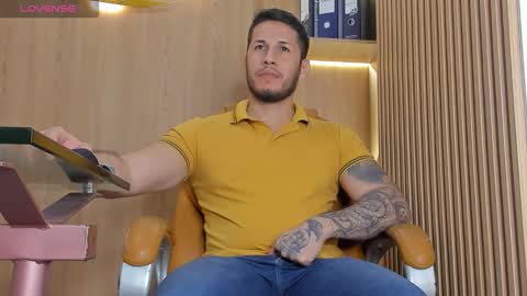 Snapshot of george_diesell_ chatting on December 2025 09:20:01 PM George online show from December 2025 09:20:01 PM