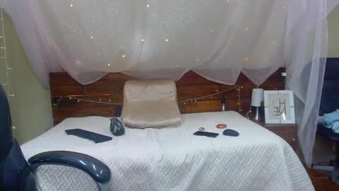 GEORGE online show from February 2025 03:23:02 AM