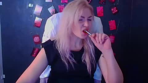 Snapshot of georgianight chatting on December 2025 12:32:01 PM Georgia online show from December 2025 12:32:01 PM