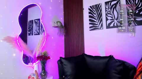 Snapshot of georgina_caruso chatting on February 2025 08:15:01 PM Georgina Caruso online show from February 2025 08:15:01 PM