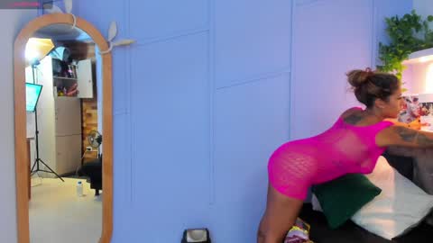 Snapshot of georgina_coule chatting on February 2025 12:06:02 PM Georgina Coule online show from February 2025 12:06:02 PM