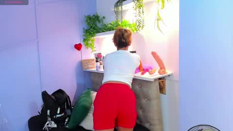 Snapshot of georgina_coule chatting on February 2025 12:09:02 PM Georgina Coule online show from February 2025 12:09:02 PM