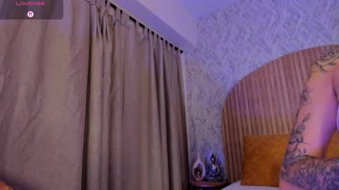 Kendal  online show from November 2025 02:39:01 PM