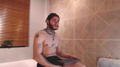 Snapshot of georgios_makris chatting on December 2025 03:11:01 AM Georgios Makris online show from December 2025 03:11:01 AM