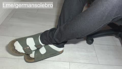 Snapshot of germansolebro chatting on October 2025 06:20:02 AM GermanSoleBro online show from October 2025 06:20:02 AM