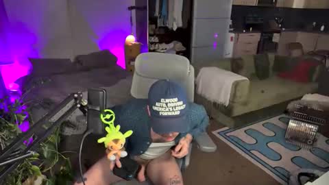 getoffwithtrent online show from December 2025 04:30:02 AM