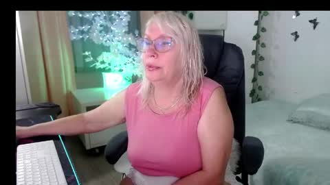 Snapshot of ghertrudequeen chatting on June 2026 04:36:02 AM Ghertrudequeen online show from June 2026 04:36:02 AM