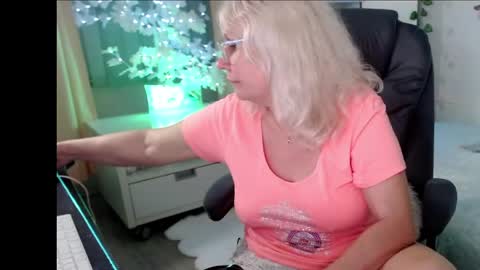 Snapshot of ghertrudequeen chatting on June 2026 04:40:01 AM Ghertrudequeen online show from June 2026 04:40:01 AM