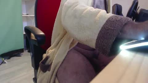 Snapshot of ghostatitude chatting on December 2025 08:08:02 AM ghostatitude online show from December 2025 08:08:02 AM