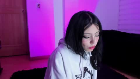 ghostly_doll online show from January 2025 07:11:02 AM