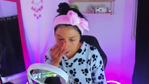 giaaaa   online show from February 2026 11:08:02 PM