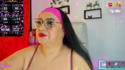 nahomi online show from February 2026 09:40:01 PM