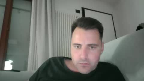giacomo9669 online show from April 2026 06:03:02 PM