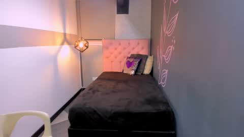 Snapshot of giafox_ chatting on February 2025 10:39:01 AM G I A FOX online show from February 2025 10:39:01 AM