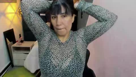 Snapshot of giafox_ chatting on October 2025 01:01:01 PM G I A FOX online show from October 2025 01:01:01 PM