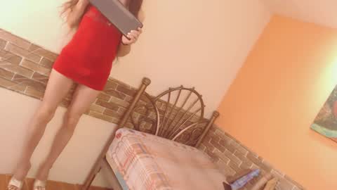 Snapshot of gianina_cd chatting on February 2025 10:43:02 PM Gianina online show from February 2025 10:43:02 PM