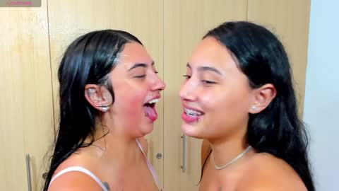 Snapshot of giannagovlea chatting on January 2025 05:35:01 AM giannagovlea online show from January 2025 05:35:01 AM