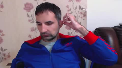 Gianni online show from December 2025 08:37:02 PM