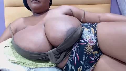 gianttitts online show from May 2026 04:18:02 AM