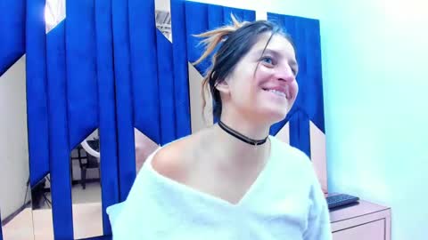 Snapshot of giaroussel chatting on January 2025 02:25:01 PM GiaRoussel online show from January 2025 02:25:01 PM