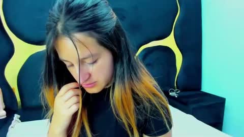 Snapshot of giaroussel chatting on February 2025 01:48:02 PM GiaRoussel online show from February 2025 01:48:02 PM