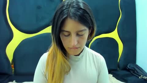 Snapshot of giaroussel chatting on February 2025 01:27:01 PM GiaRoussel online show from February 2025 01:27:01 PM