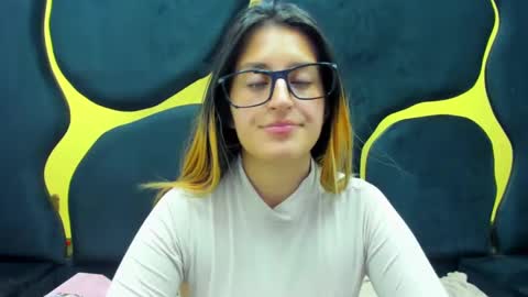 Snapshot of giaroussel chatting on February 2025 07:45:02 PM GiaRoussel online show from February 2025 07:45:02 PM