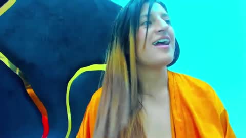 Snapshot of giaroussel chatting on February 2025 08:00:02 PM GiaRoussel online show from February 2025 08:00:02 PM